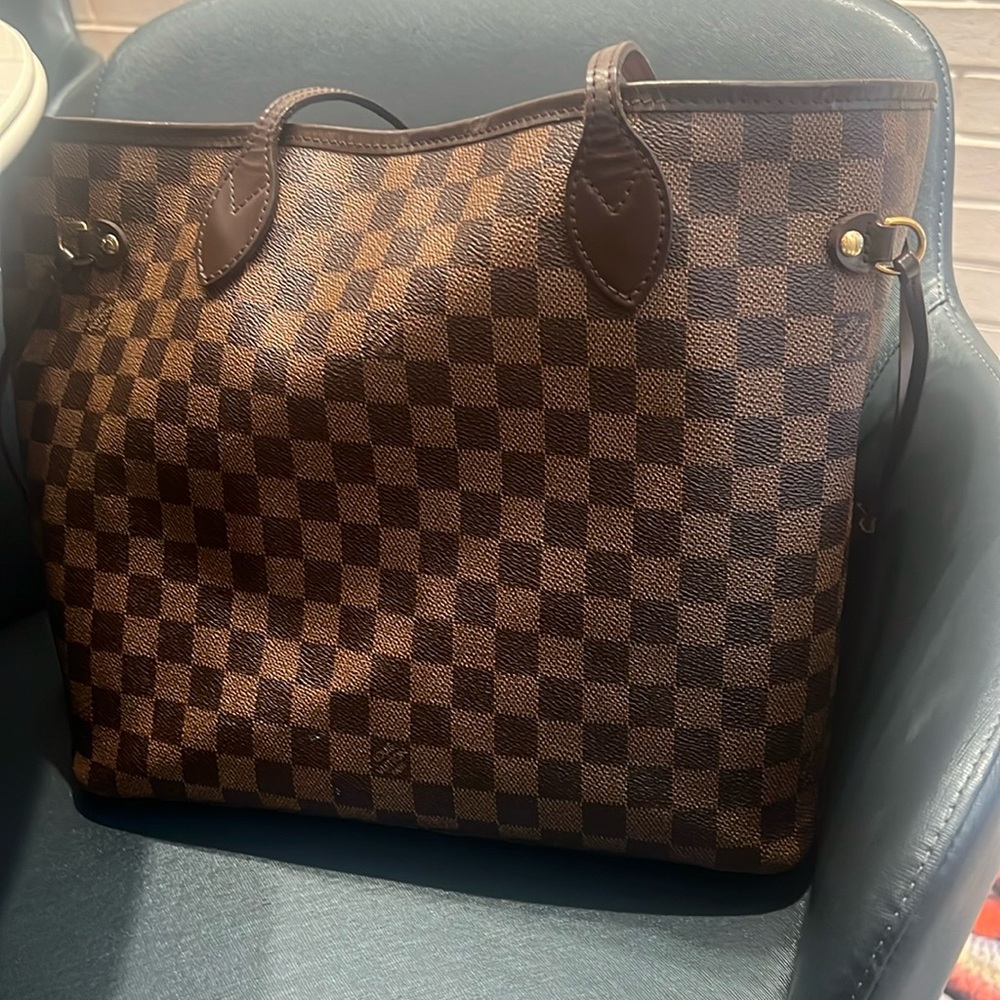 Louis Vuitton never full